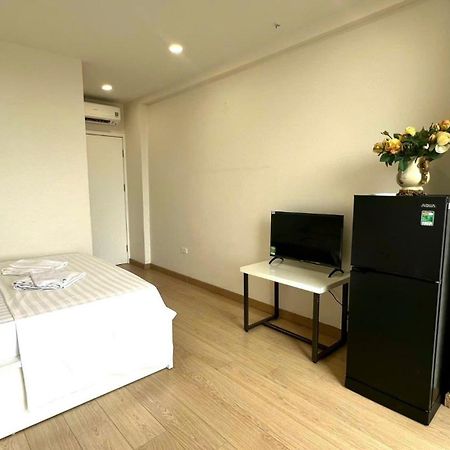 Era Apartment Dong Tac Hanoi Exteriör bild