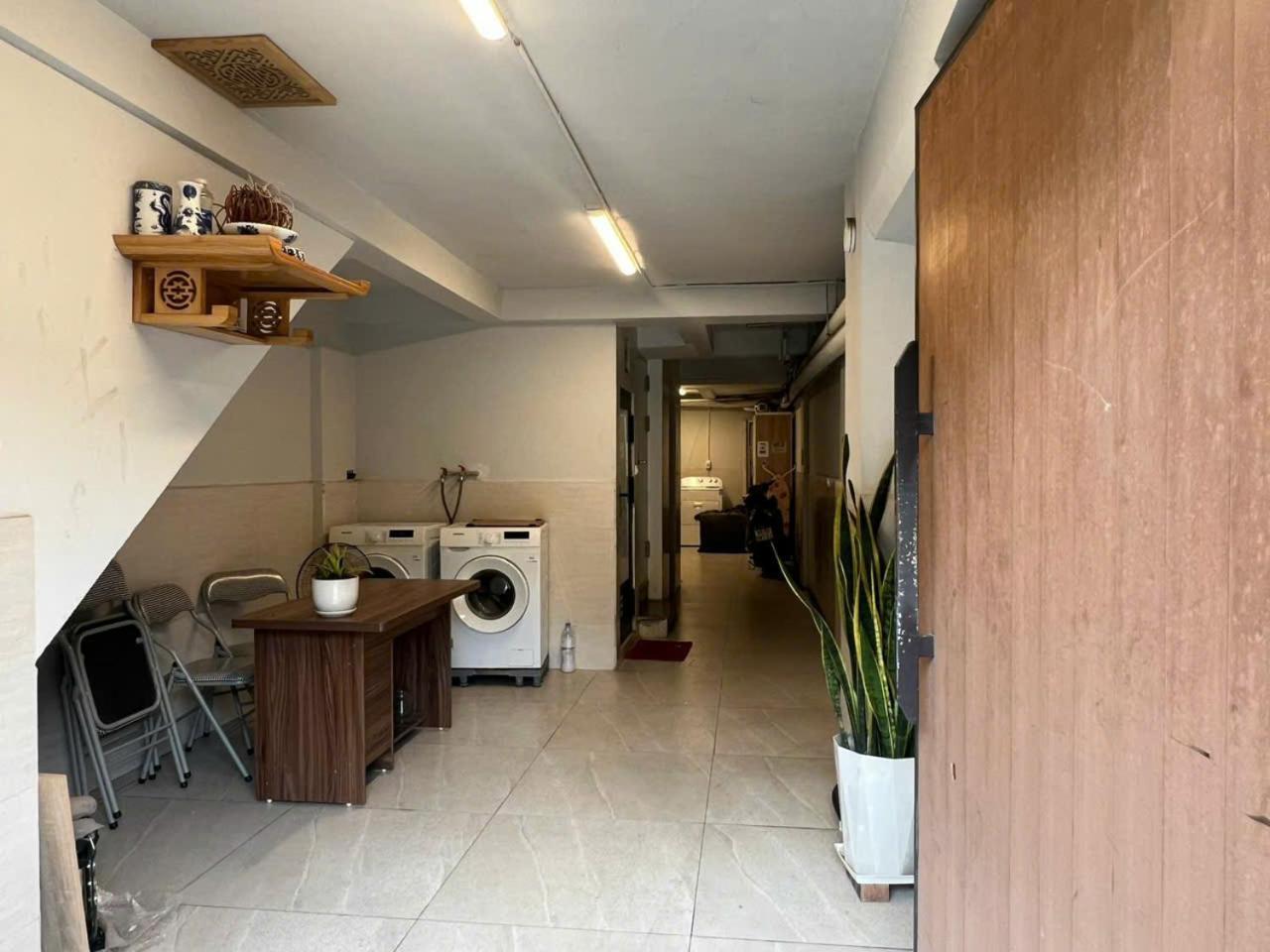 Era Apartment Dong Tac Hanoi Exteriör bild