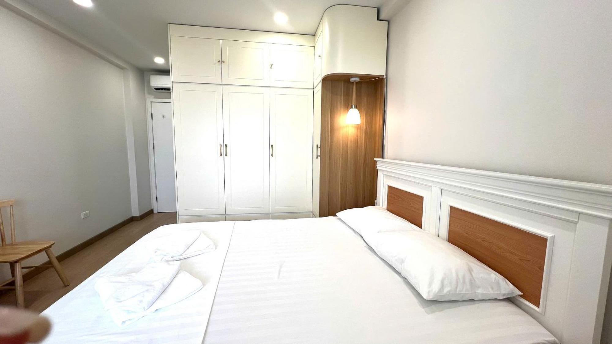 Era Apartment Dong Tac Hanoi Exteriör bild